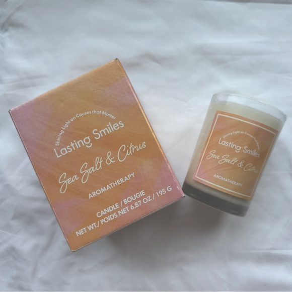 Lasting Smiles Sea Salt & Citrus Candle - Picture 5 of 5